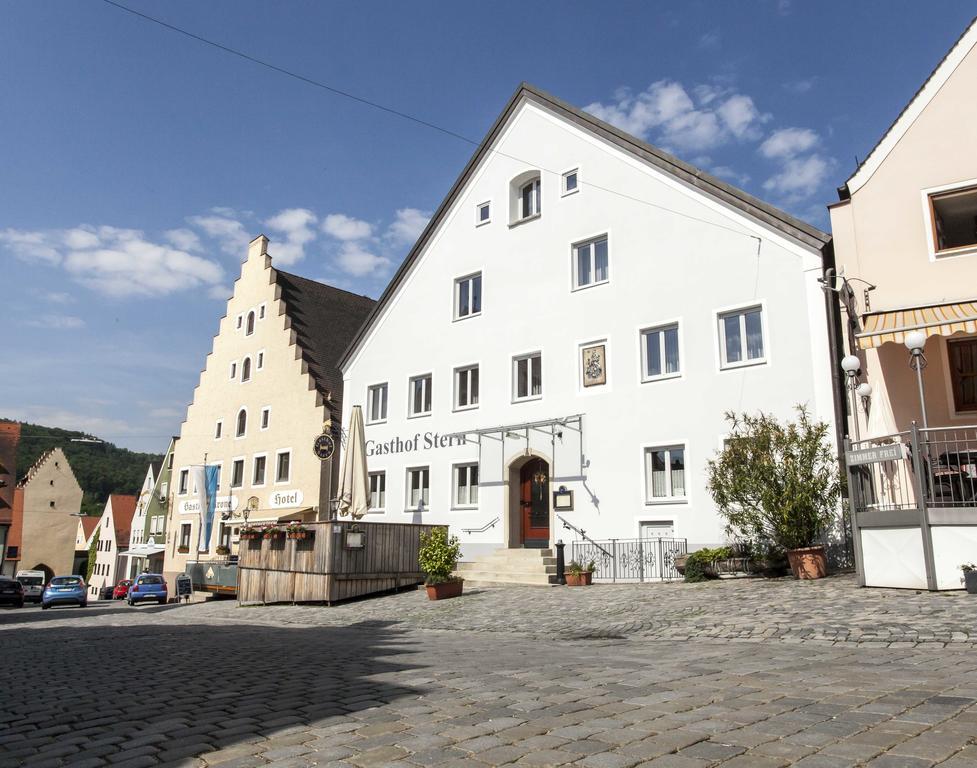 Hotel Gasthof Stern à Greding Extérieur photo