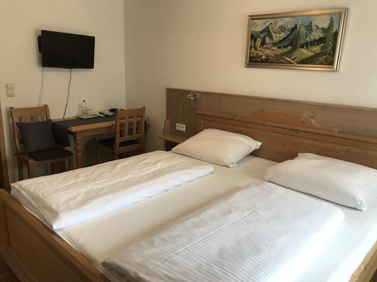 Hotel Gasthof Stern à Greding Extérieur photo