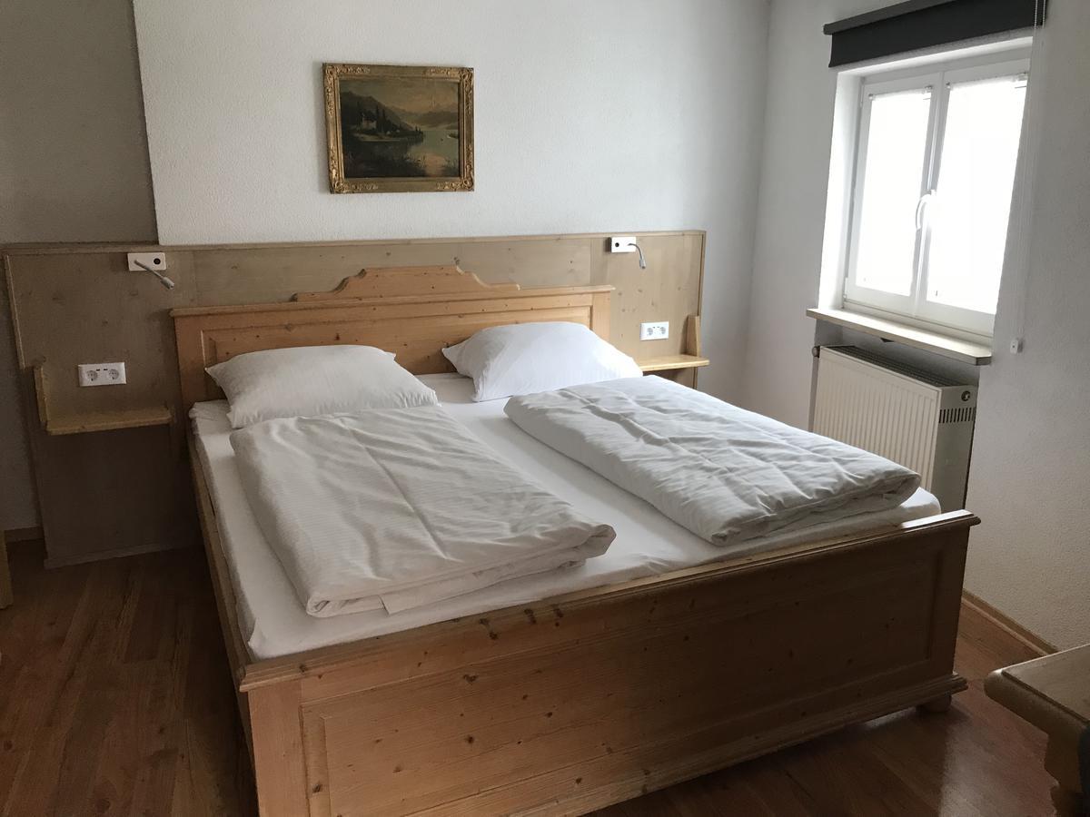 Hotel Gasthof Stern à Greding Extérieur photo